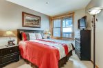 Peaceful retreat with a queen bed